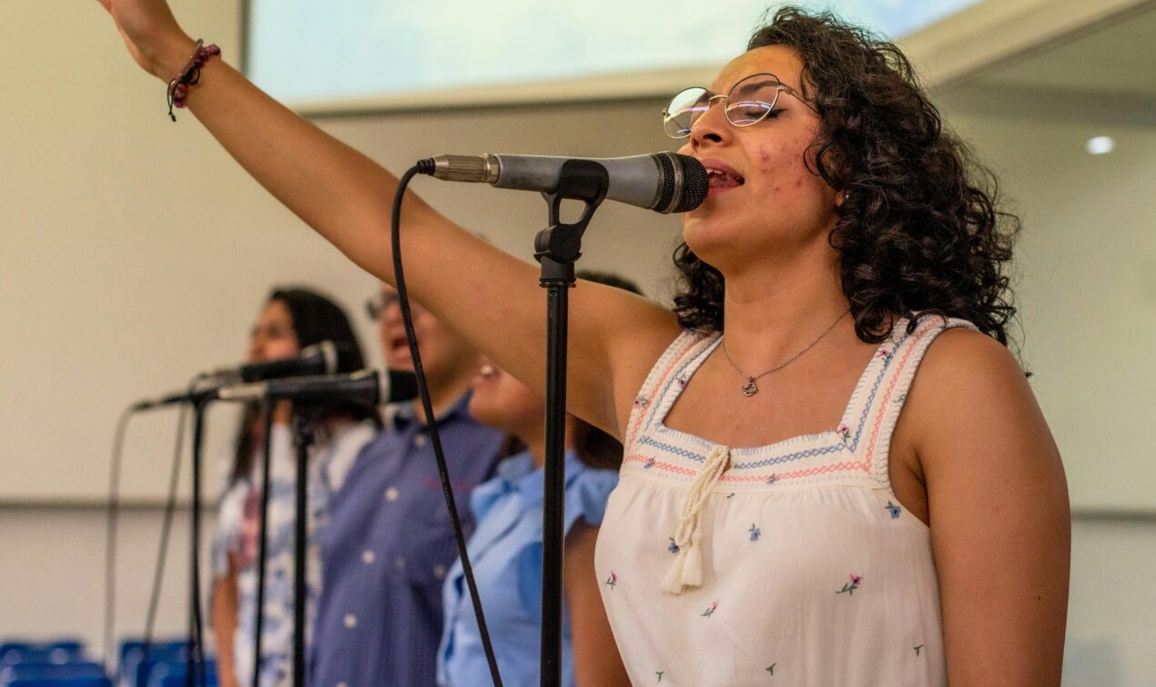 Sing Praises Unto Jehovah God